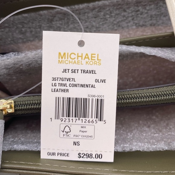 Michael Kors Large Continental
Wallet Wristlet Olive - Picture 7 of 9